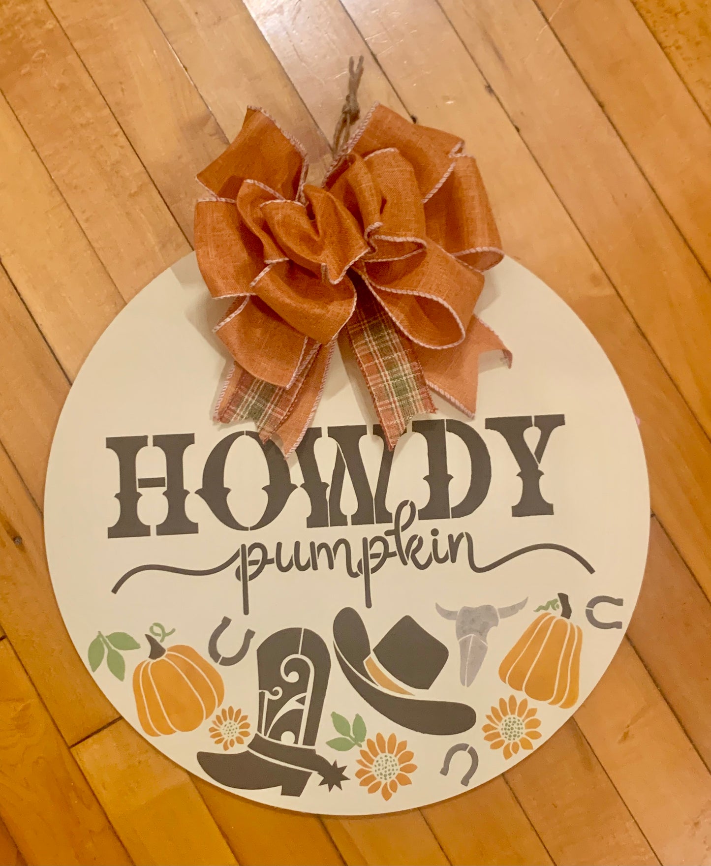 Howdy Pumpkin 16” Door Hanger